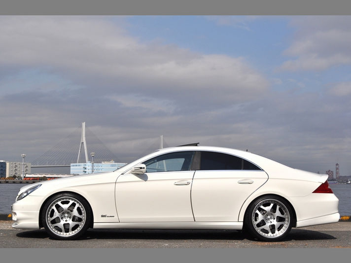 07年 MKB CLS50Sリミテッドエディション カルサイトホワイト 走行1.4万Km 正規ディーラー車 左ハンドル 法人2オーナー ガレージ保管  超希少MKBコンプリートリミテッドエディション HDDナビ＆ETC等豪華装備多数 MKBコンプリート ご成約ありがとうございました！！